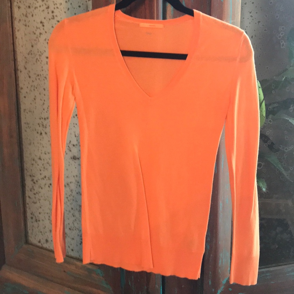 Gap v-neck sweater
